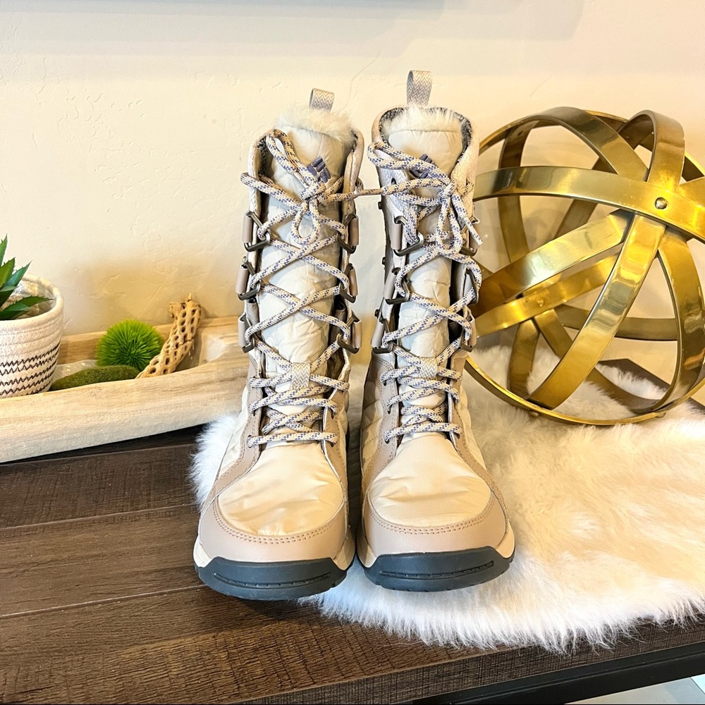 Columbia Women's Meadows Omni-Heat 3D Boots